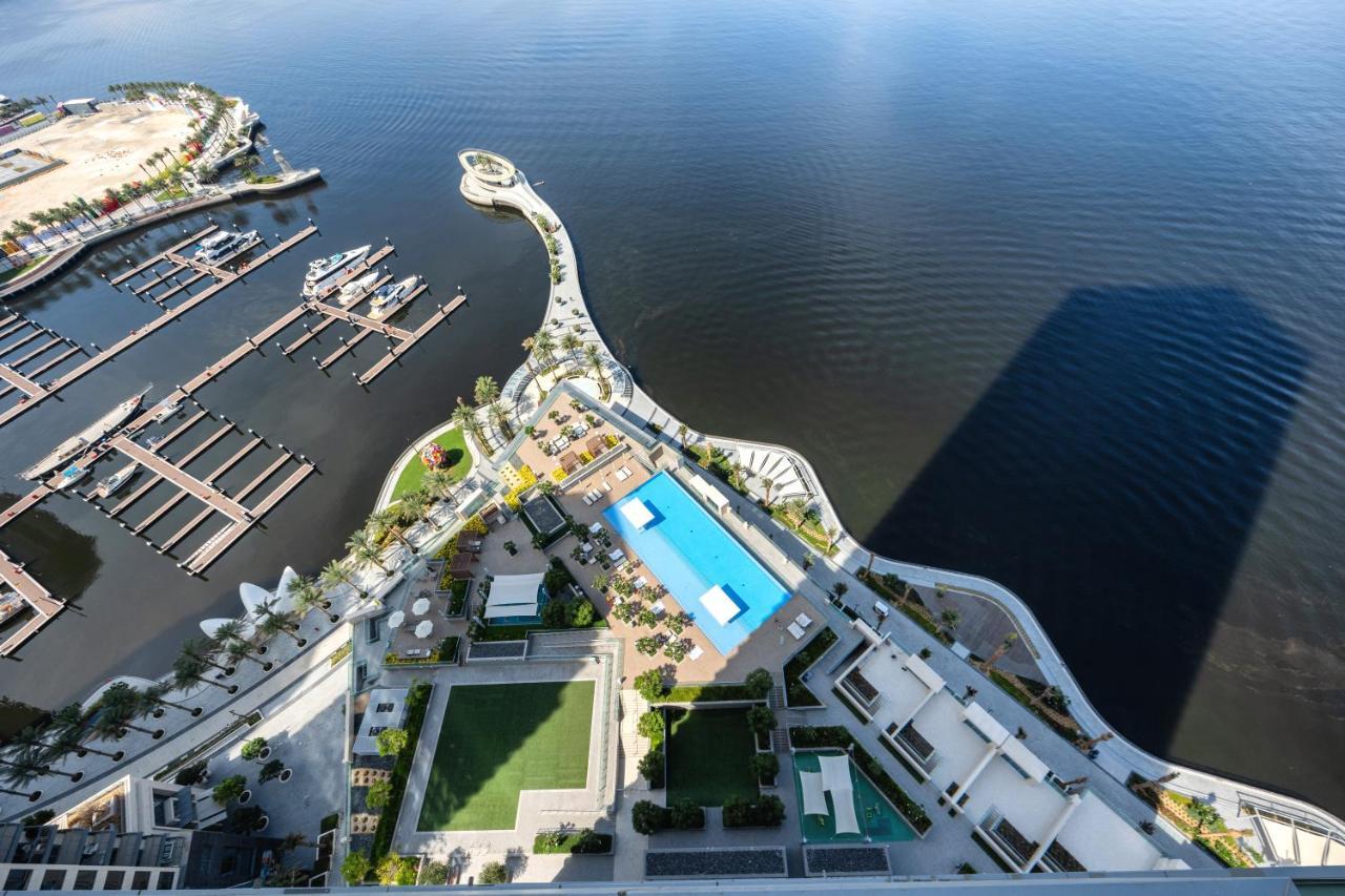Beautiful Views Of The Marina At Harbour Apartment